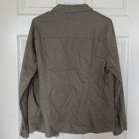 Long Sleeve Button Up - Picture 5 of 5